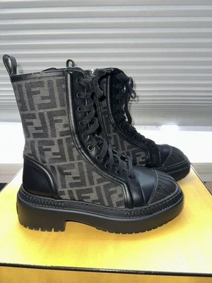 Botas Fendi Biker Combat FF Foto 1 de 4