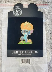 Disney Store - Autumn Stitch with a Halloween Pumpkin LE 350 Pin 87587 - Bild 1 von 1