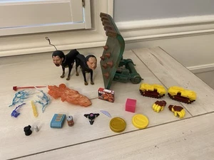 Action Figure Lot League Of Legends, Magic The Gathering Marge Simpson And More - Picture 1 of 7