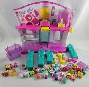 Shopkins Fashion Boutique Playset with Extras Characters - Picture 1 of 9