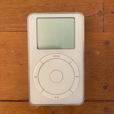 iPod Classic 2nd Generation 20GB with box/cables (Faulty/For Parts) BUNDLE - Image 1 of 4
