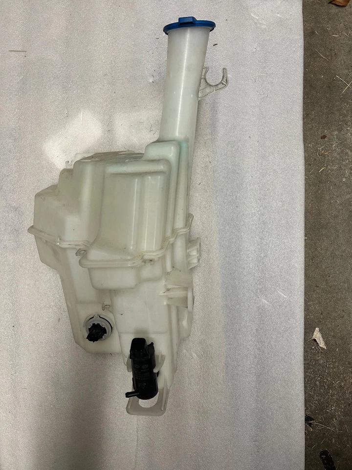 2017 2018 2019 Hyundai Ioniq windshield fluid - Image 1 of 1