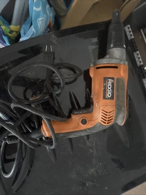 Ridgid R6000-1 干墙螺丝枪 - 工作良好 — 第 1/3 张图片