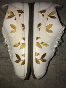 Nike Cortez Goddess Floral QS Olympic Metallic GOLD White Größe 11 Schuhe Sneaker - Bild 1 von 14