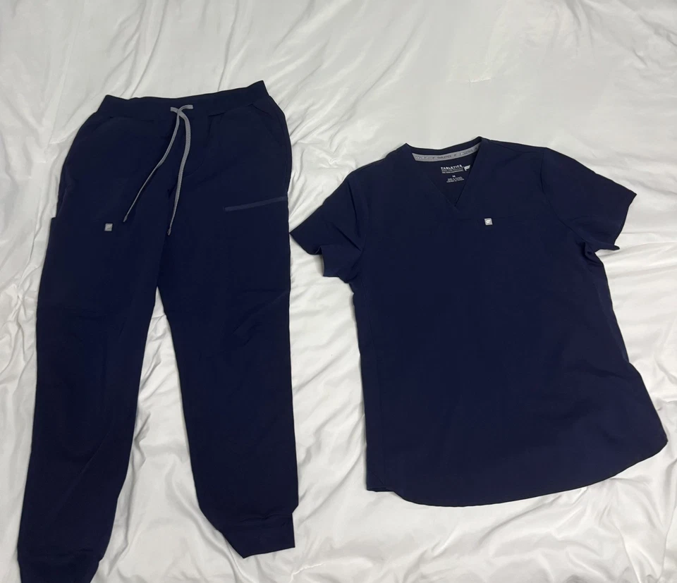 Conjunto Médico Fabletics Mujer Azul Marino - Top y Pantalones Talla M Foto 1 de 4