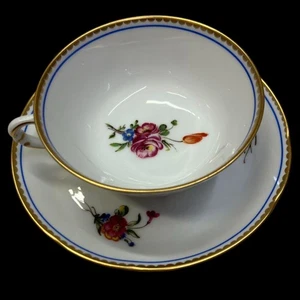 Royal Limoges A La Reine Tasse & Untertasse 2er Set Französisches Porzellan Teetassen - Bild 1 von 6