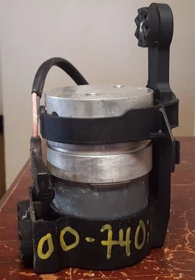 1998 1999 2000 2001 BMW 740i E38 CONTROLE DINÂMICO DE ESTABILIDADE DCS COMPRESSOR ABS - Imagem 1 de 2