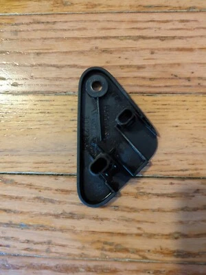 GENUINO VOLVO V40 SOPORTE DE RETENCIÓN DE RADIADOR CLIP LADO IZQUIERDO DEL CONDUCTOR 30743366 Foto 1 de 2