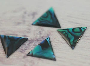 Natural Abalone shell Triangle flat cabochons blue green 15X15mm 10 pcs LOT - Picture 1 of 6