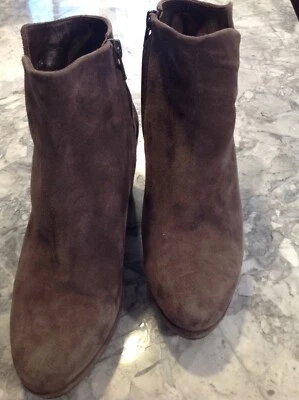 Coclico Gorgeous Boots Worn 1 Season in Gray Suede from Neiman Marcus Size 40 EU - Image 1 of 4