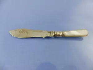 MOTHER OF PEARL MASTER BUTTER KNIF silver plate collar BY unbranded EPNS - Picture 1 of 4