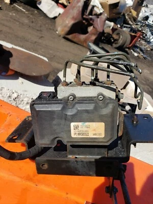 MÓDULO FRENO ABS MITSUBISHI FUSO FE 125 140 MK585522 Foto 1 de 3