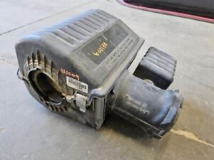 USED 1999 GMC C3500HD AIR CLEANER BOX 7.4 454 Shipped 