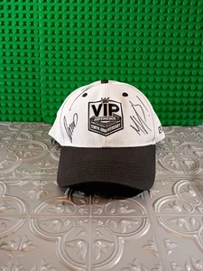 WWE VIP Experience 2023 Snapback Mütze WWF Wrestler Wrestling Souvenir SIGNIERT  - Bild 1 von 14