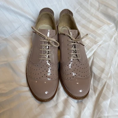 The Office Of Angela Scott Oxford Shoes Womens Size 7 1/2  Nude Patent Leather - Image 1 of 4