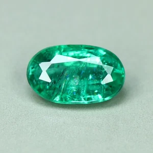 0.46 Cts_Precious Collection_100 % Natural Zambian VIVID Green Emerald_Faceted - Picture 1 of 3