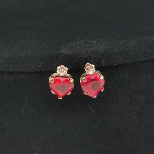 10k Pink Sapphire Heart Shaped Stud Earrings Yellow Gold 0.6g 5mmx7mm - Picture 1 of 7