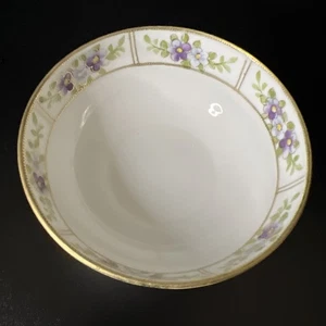 Nippon Berry Snackschale mit handbemalten gold lila Blumendetails auf Porzellan - Bild 1 von 6