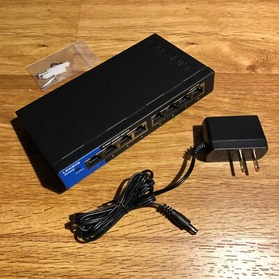 Linksys SE3008V2 8-Port Gigabit Ethernet Switch - Black and Blue - Image 1 of 4