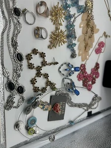 Gioielli carini vendibili indossabili alcuni marcati Sarah Coventry, Chicos, Avon, altro - Foto 1 di 14