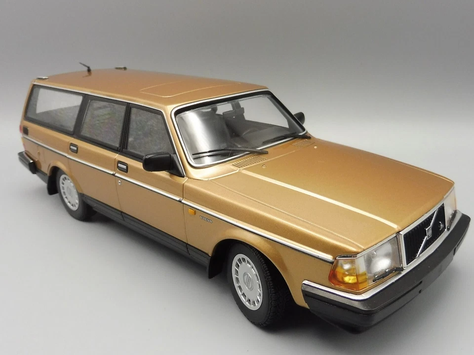 VOLVO 240 GL BREAK 1986 ORO 1/18 Minichamps PMA 155171415 245 Estate Kombi