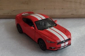 Diecast Ford Mustang GT Miniatur rot weiße Streifen 2015 Kinsmart Maßstab 1:38 - Bild 1 von 5