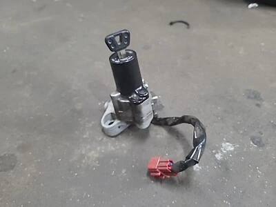 1998 - 2009 年 YAMAHA VSTAR 650 原始设备制造商发光开关锁带钥匙和螺栓 — 第 1/4 张图片