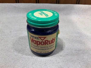Vintage 3oz Vicks Vaporub mit Deckel Kobaltblau Glas Old Style ca. 1970er 60% voll - Bild 1 von 6