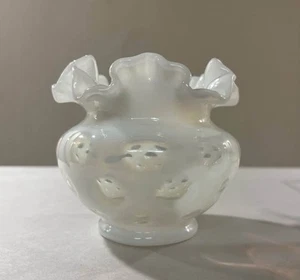 Vintage Mid Century Fenton französische weiße opalisierende Münze Punkte gekräuselte Vase - Bild 1 von 5