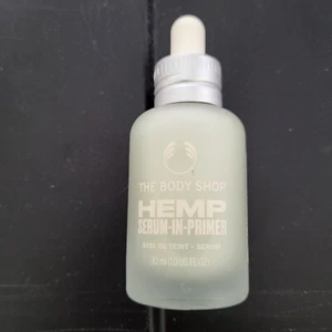 The Body Shop Hemp Serum In Primer 1.0 Fl Oz *US Seller* - Picture 1 of 2