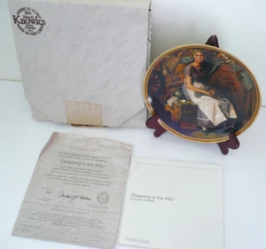 Placa de coleccionista Norman Rockwell Dreaming in the Attic 1981 con certificado de autenticidad, caja - Imagen 1 de 13