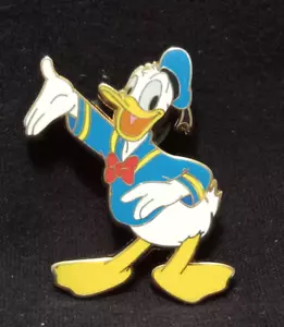 Disney Parks WDW 2006 DONALD DUCK DE PIE CON UN BRAZO ALFILER - Imagen 1 de 2