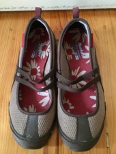 SKECHERS Girl's Casual Slip-Ons Size US5 Uk2