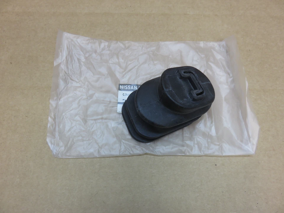 NEW GENUINE 89-94 Nissan 240sx S13 clutch fork lever dust rubber boot cover - Image 1 of 1