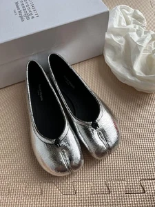 Maison Margiela Tabi Ballerinas 37 Silber Leder Flache Schuhe aus Japan Damen - Bild 1 von 15