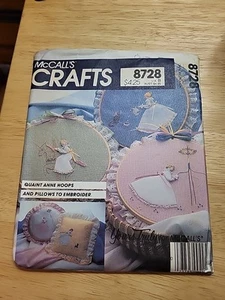 Vintage McCall's Quaint Anne Creolen & Kissen zum Sticken Muster UNGESCHNITTEN - Bild 1 von 3