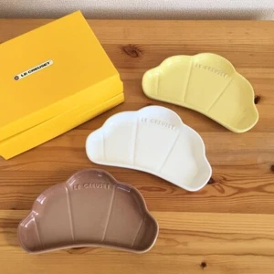 Le Creuset Croissant Dish 3 Color Set 2018 Spring & Summer Collection W/Box New - Picture 1 of 5