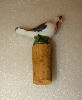 ANCIEN BOUCHON DOSEUR VERSEUR EN PORCELAINE COULEURS REPRESENTANT UN OISEAU - Photo 1/4