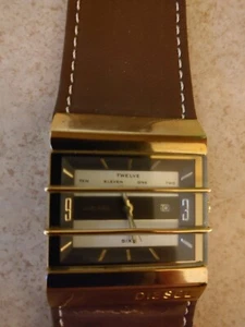 DIESEL UHR GOLDFARBEN VORNE MIT BRAUNEM BAND - Bild 1 von 5