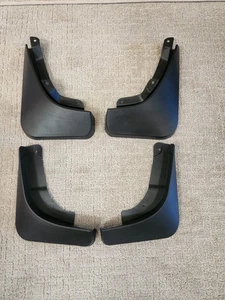 New Front & Rear Molded Splash Guards Mud Flaps For 2019-2023 Jeep Cherokee - Picture 1 of 1