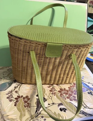 Vtg Bath & Body Works Wicker/Rattan Basket Purse W/ Green  PVC Handle&Lid 8"x11" - Image 1 of 4
