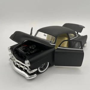 MUSCLE MACHINES 1954 CHEVY BEL AIR WEST COAST CHOPPERS JESSE JAMES 1/24 - Bild 1 von 19