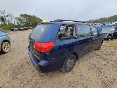 2007 Toyota Sienna Right Passenger Tail Light OEM Used 4DR Van 163K Miles - Image 1 of 4