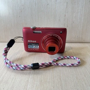 Nikon Coolpix S4100 14,0 megapixel fotocamera digitale rossa testata buona con scheda Bat-Char leggere! - Foto 1 di 13
