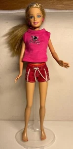 BARBIE DOLL : BARBIE 1999 SUMMER BLONDE BLUE EYES I LOVE ME T SHIRT & SHORTS - Picture 1 of 3
