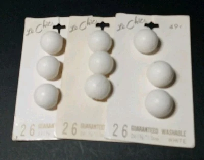 9 Vintage White Le Chic Button Balls 5/8" Inch - Image 1 of 4