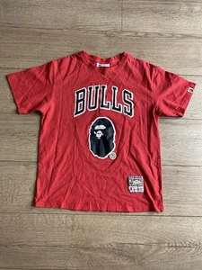 Camiseta BAPE X Mitchell Ness Bulls Roja Talla Grande Pecho 38" - Imagen 1 de 11