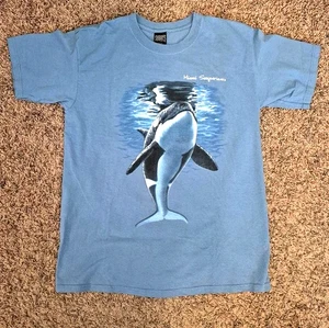 Brandneues blaues Orca Wal Miami Meerquarium T-Shirt mit Orca-Design Größe Large - Bild 1 von 7