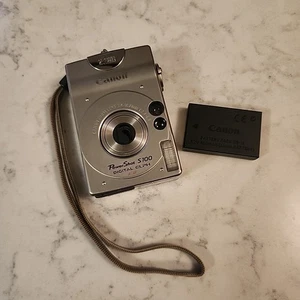 Canon PowerShot S100 Digital ELPH Camera/ Canon IXY, 2.1 MP, UNTESTED, Silver - Picture 1 of 8