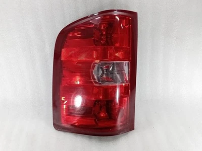 Левый задний фонарь со стороны водителя для Chevrolet Silverado IC 465 2008-2009 годов выпуска - Изображение 1 из 4